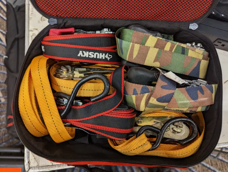 Ratchet straps for securing loads